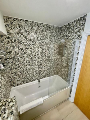 Bright 1 bed flat near Cabot Circus